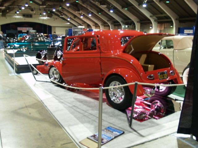 Ford Model B 1932 image number 1