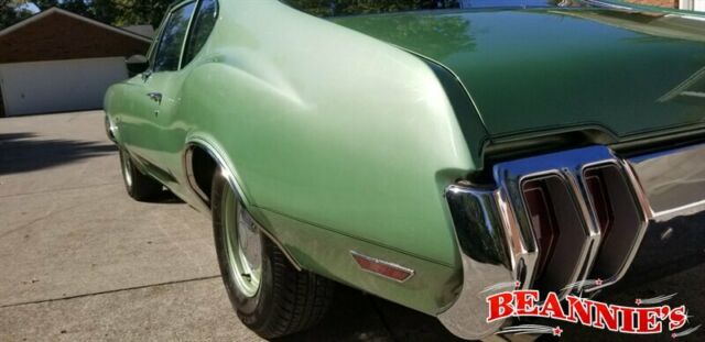 Oldsmobile Cutlass 1970 image number 8