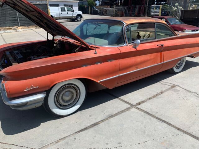 Buick LeSabre 1960 image number 1