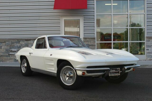 Chevrolet Corvette 1963 image number 0