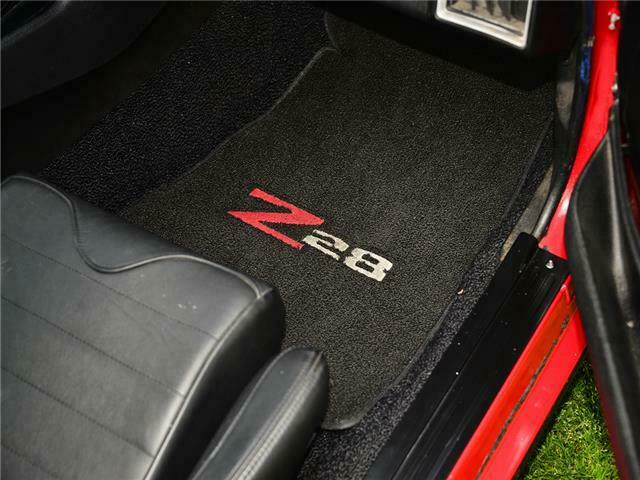 Chevrolet Camaro Z28 Split nose 1972 image number 18