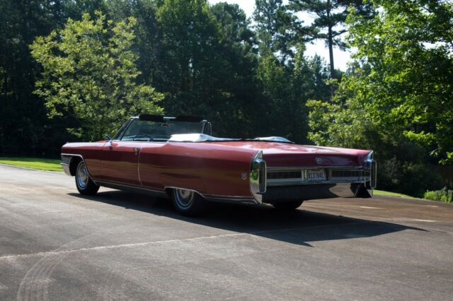 Cadillac Fleetwood 1965 image number 3