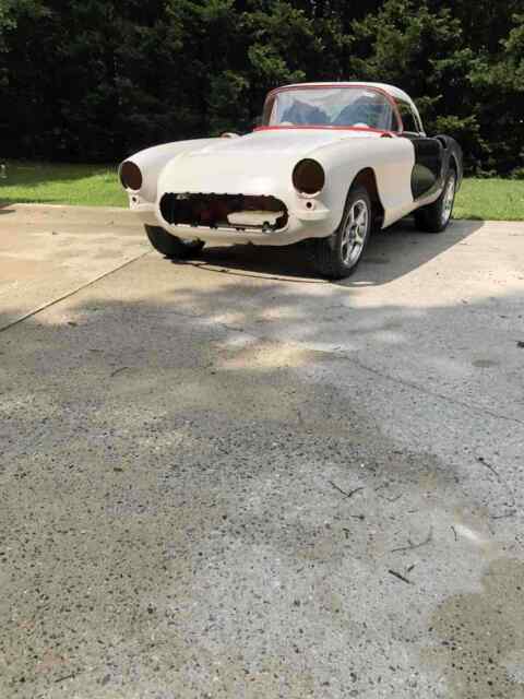 Chevrolet Corvette 1957 image number 10