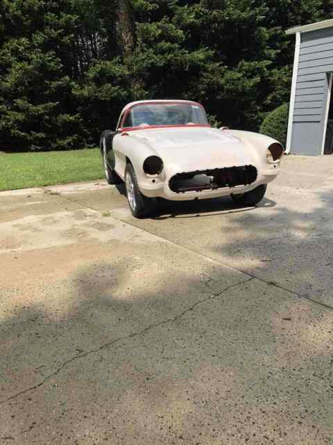 Chevrolet Corvette 1957 image number 11