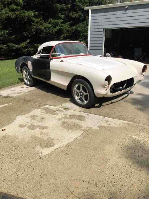 Chevrolet Corvette 1957 image number 3
