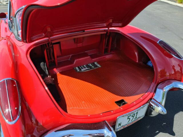 Chevrolet Corvette 1960 image number 19