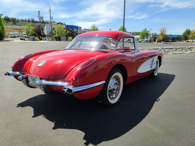 Chevrolet Corvette 1960 image number 4