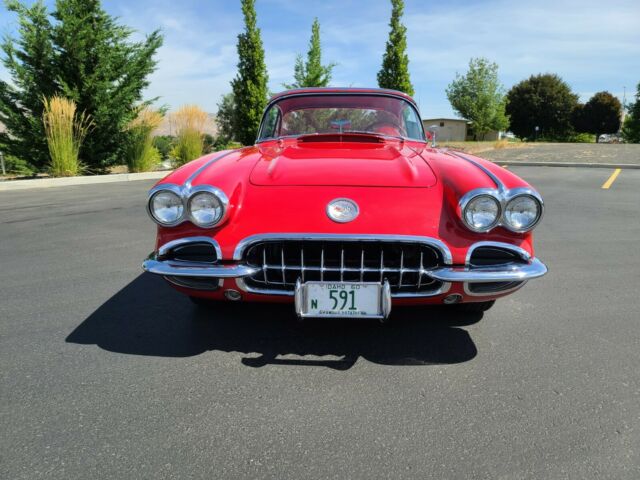 Chevrolet Corvette 1960 image number 7
