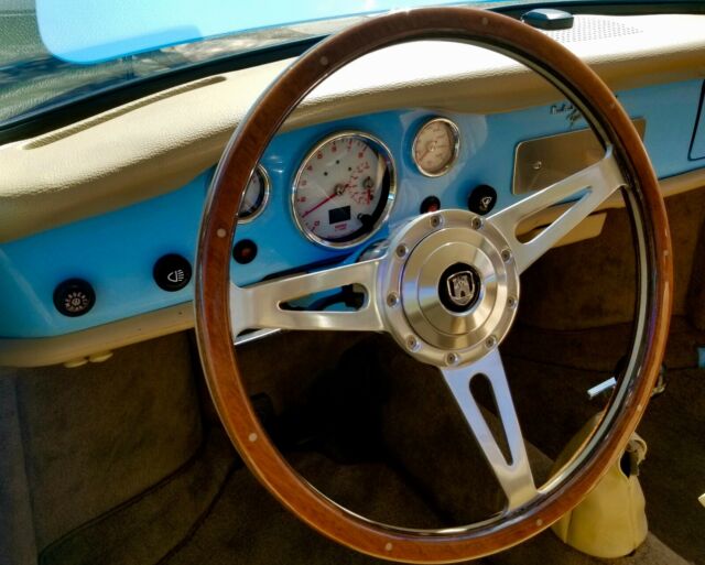 Volkswagen Karmann Ghia 1968 image number 12