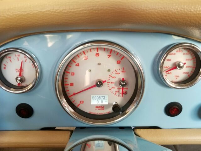 Volkswagen Karmann Ghia 1968 image number 18