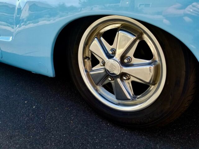 Volkswagen Karmann Ghia 1968 image number 26