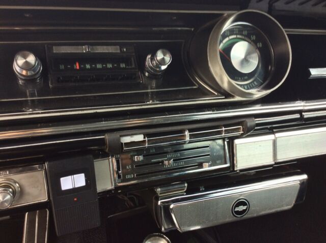 Chevrolet Impala SS 1965 image number 13