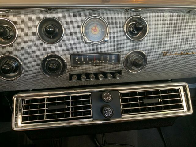 Ford Victoria 1951 image number 36