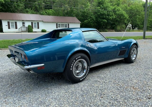 Chevrolet Corvette 1972 image number 29