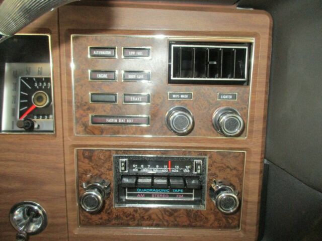 Lincoln Continental 1976 image number 15