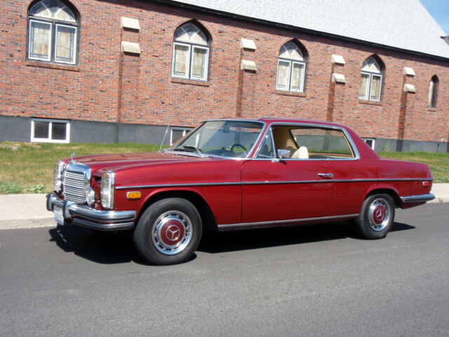 Mercedes-Benz 200-Series 1973 image number 1