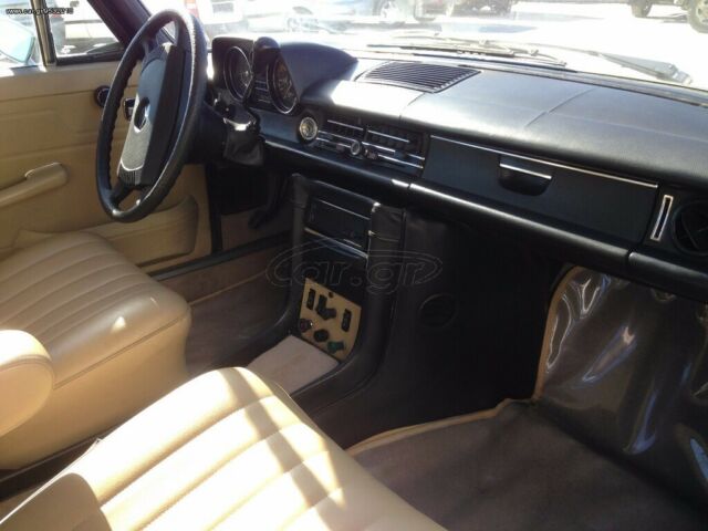 Mercedes-Benz 220 1973 image number 2