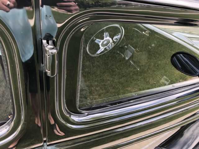 Ford Sedan 1934 image number 33