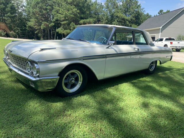 Ford Galaxie 500 1962 image number 0