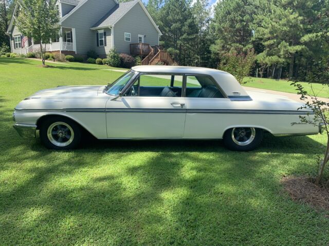 Ford Galaxie 500 1962 image number 1