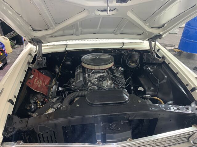 Ford Galaxie 500 1962 image number 34