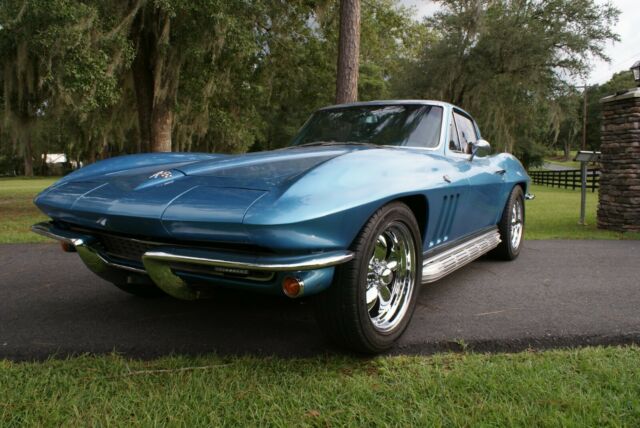 Chevrolet Corvette 1965 image number 10