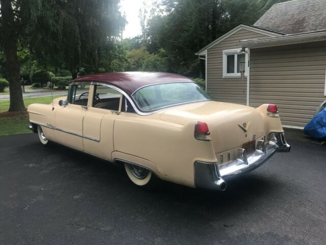 Cadillac Series 62 1955 image number 2