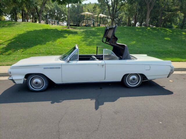 Buick Skylark 1963 image number 1