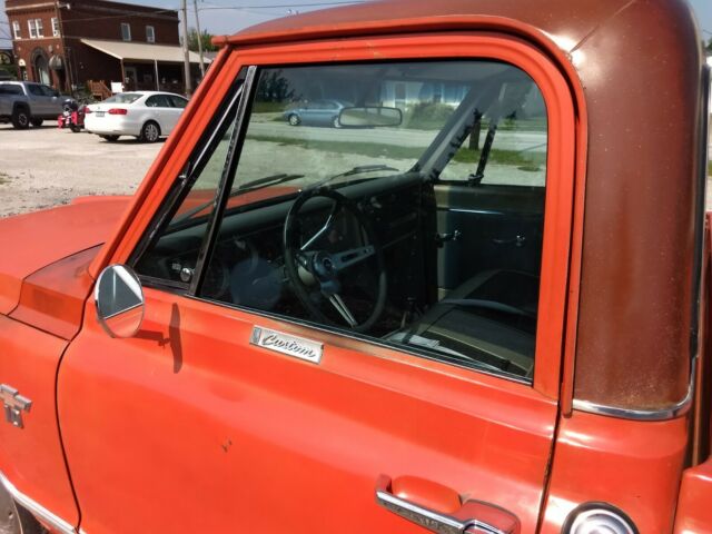 Chevrolet C-10 1967 image number 2