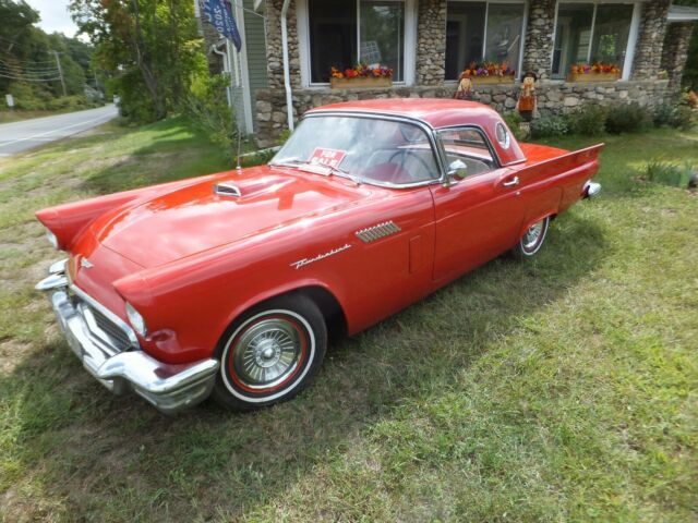 Ford Thunderbird 1957 image number 0