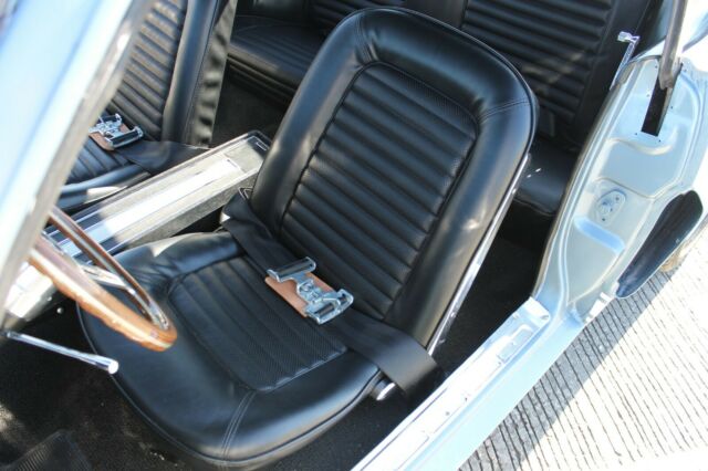 Ford Mustang 1966 image number 32