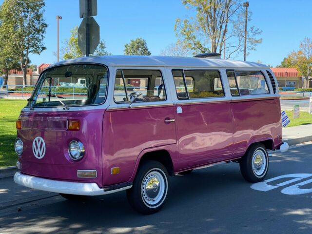 Volkswagen Bus/Vanagon 1971 image number 1
