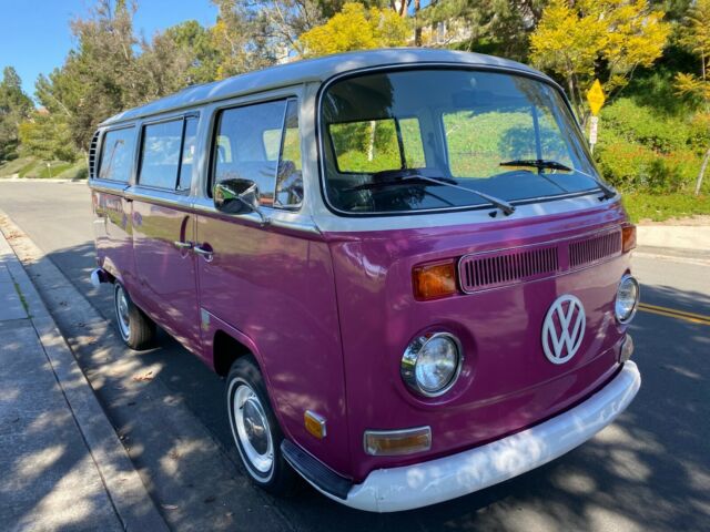 Volkswagen Bus/Vanagon 1971 image number 2