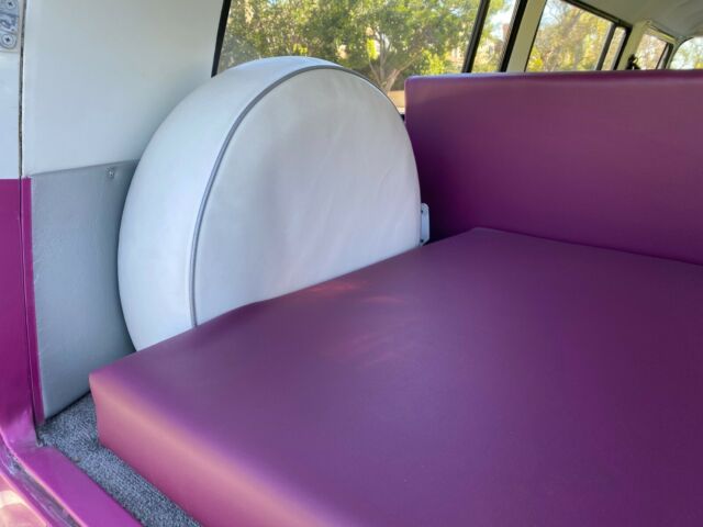 Volkswagen Bus/Vanagon 1971 image number 4