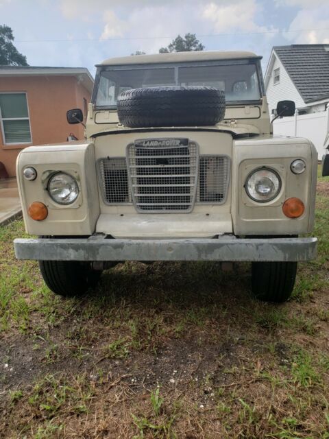 Land Rover Defender 1972 image number 0