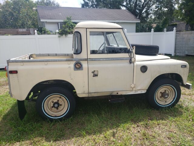 Land Rover Defender 1972 image number 8