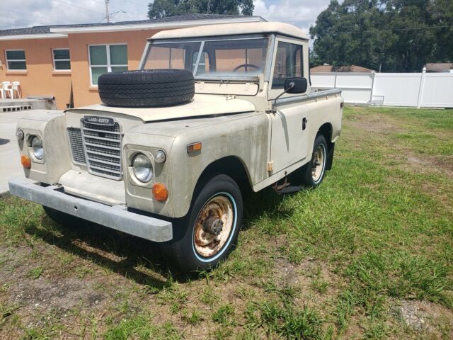Land Rover Defender 1972 image number 9