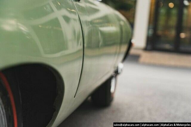 Jaguar E-Type 1969 image number 44