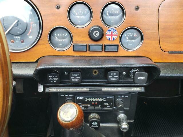 Triumph TR6 Triumph TR6 1975 image number 13