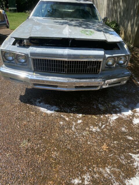 Chevrolet Impala 1976 image number 7