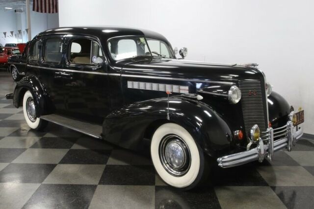 Buick Series 80 1937 image number 18