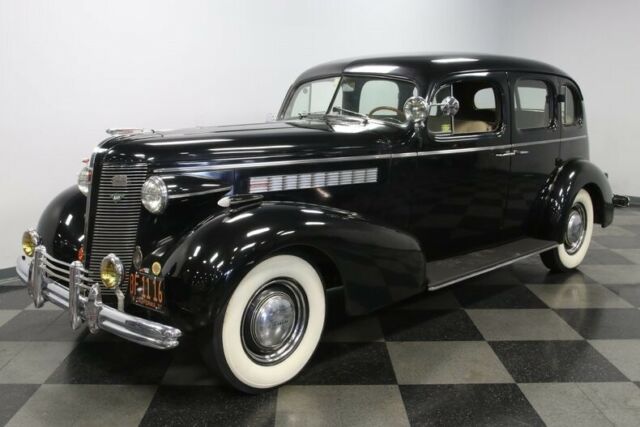 Buick Series 80 1937 image number 30