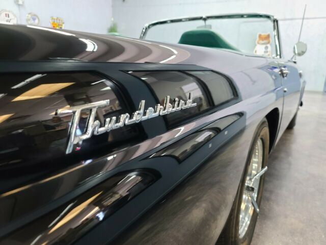 Ford Thunderbird 1955 image number 22