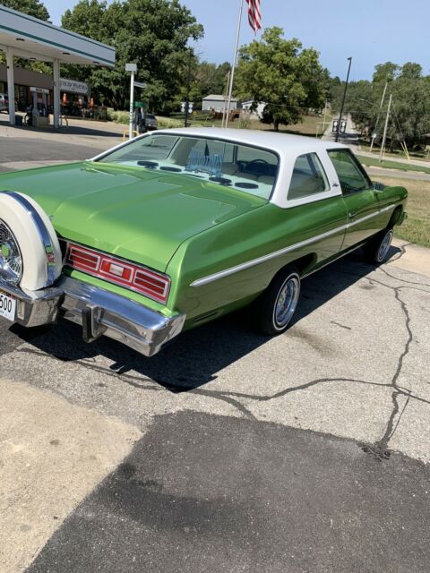 Chevrolet Impala 1976 image number 3