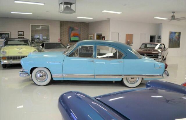Kaiser Manhattan Four Door Sedan 1952 image number 4