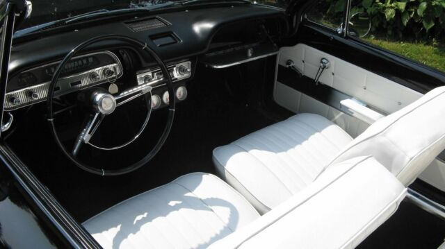 Chevrolet Corvair 1962 image number 10