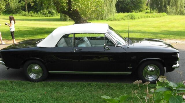 Chevrolet Corvair 1962 image number 2