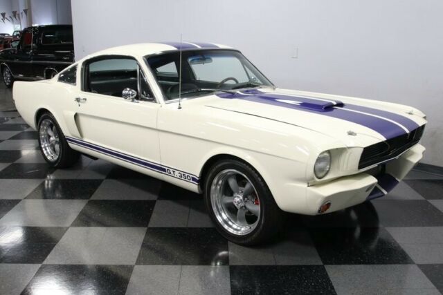 Ford Mustang 1966 image number 17