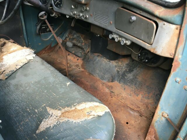 International Harvester L-122 1950 image number 20