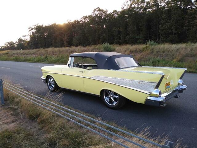 Chevrolet Bel Air/150/210 1957 image number 2